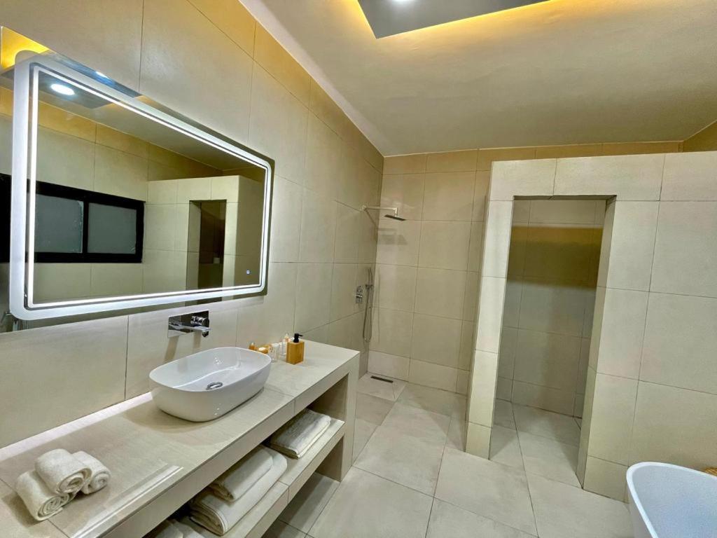 Le Kentia Hotel Lome Luaran gambar