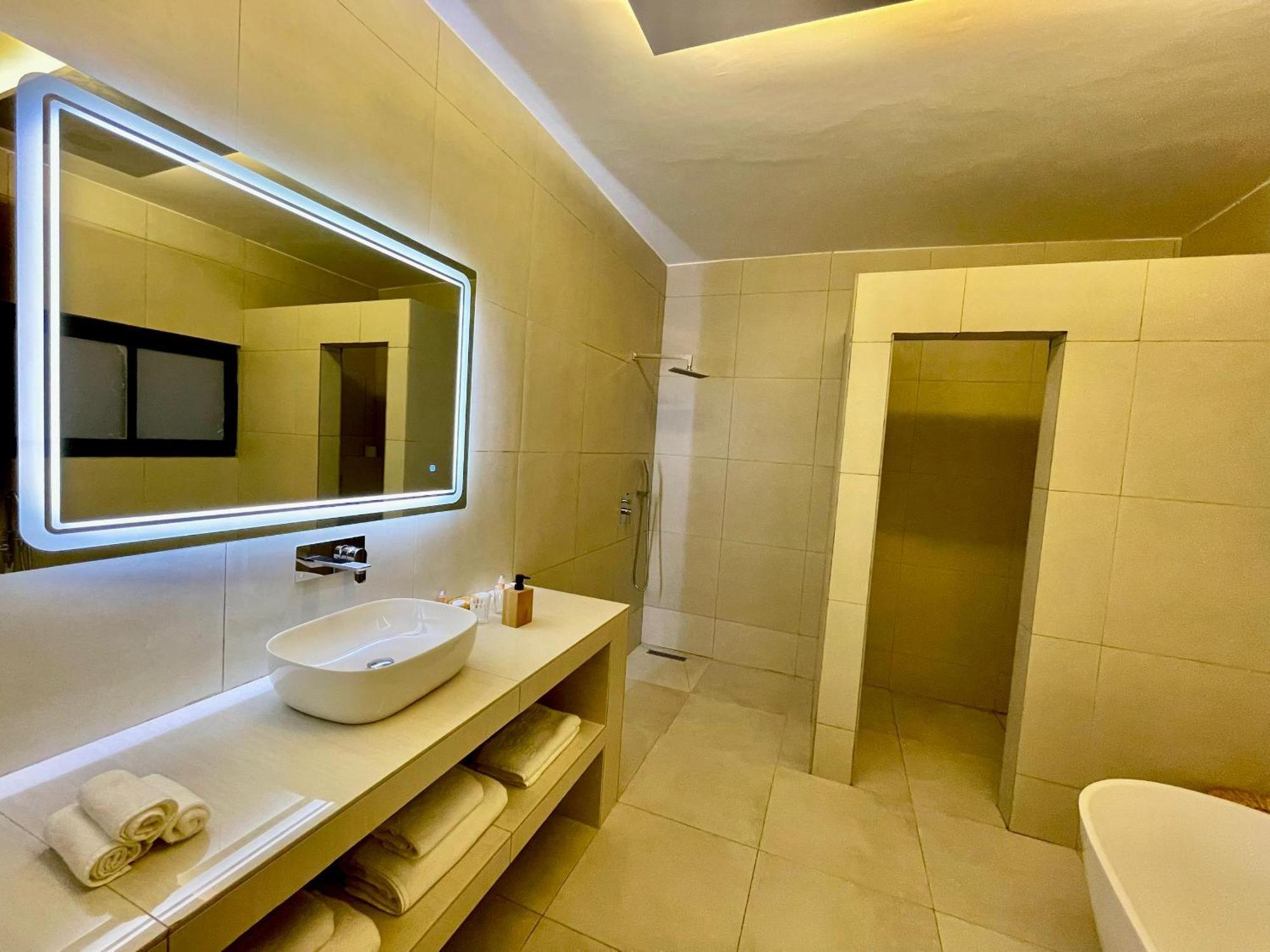Le Kentia Hotel Lome Luaran gambar